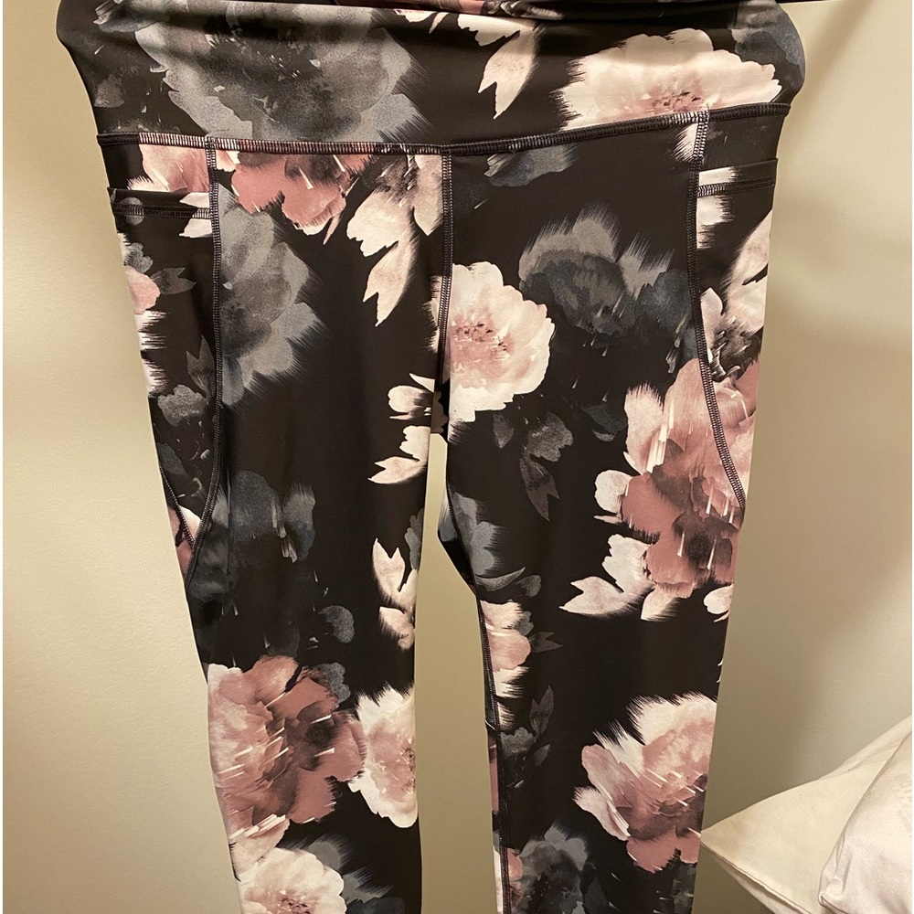 ON LEGGINGS. Like new.